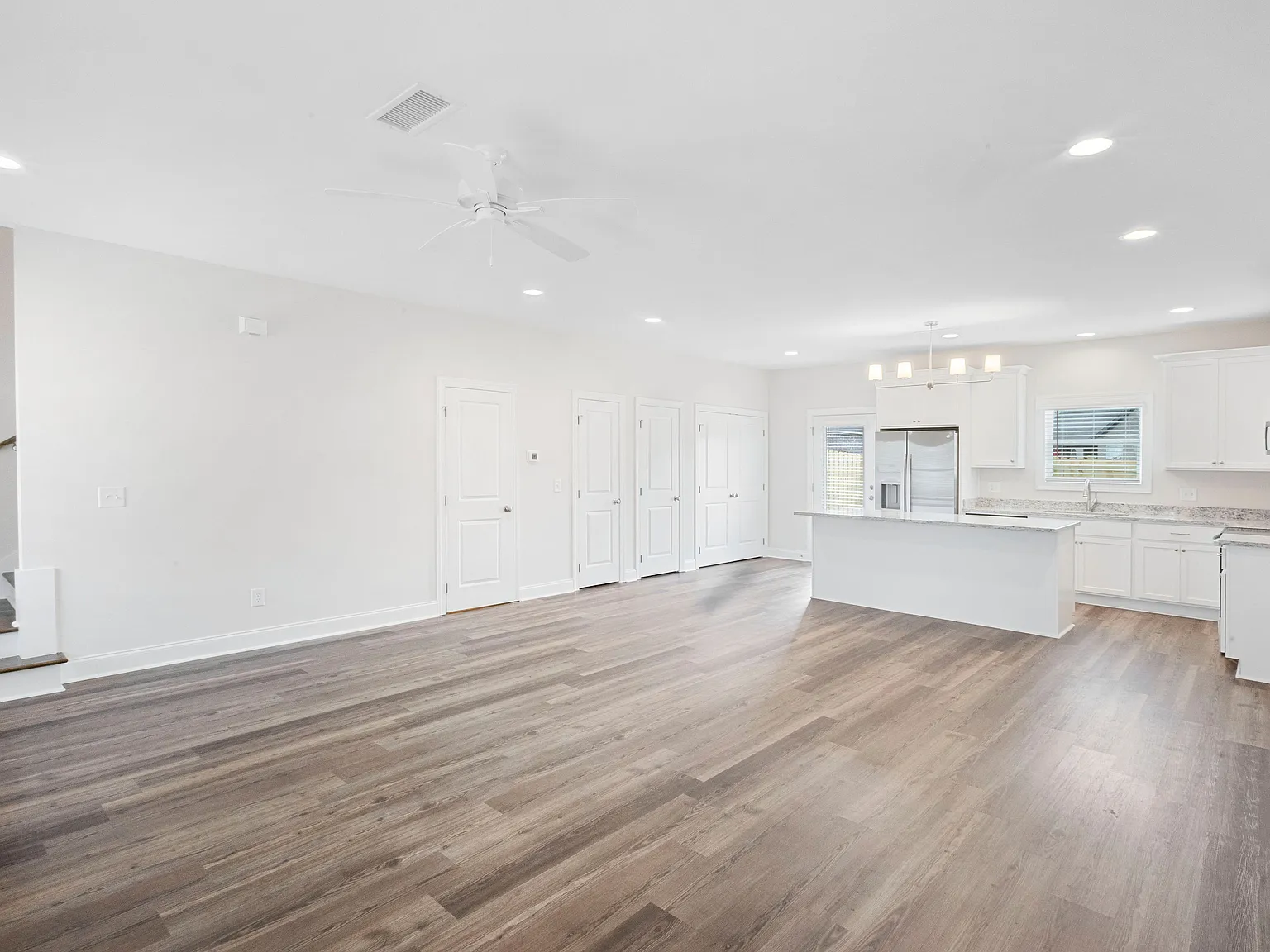 3 bed, 2.5 bath, 1492 sqft, $2,100 — Photo 3