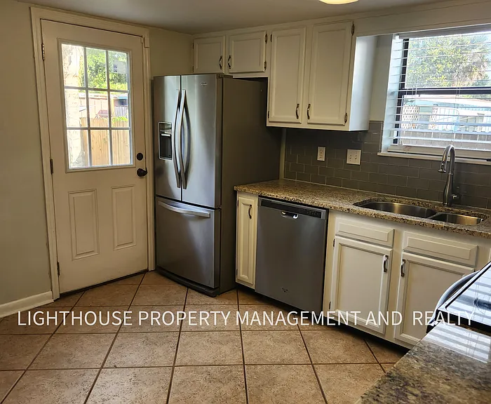916 Penman Rd — Photo 7