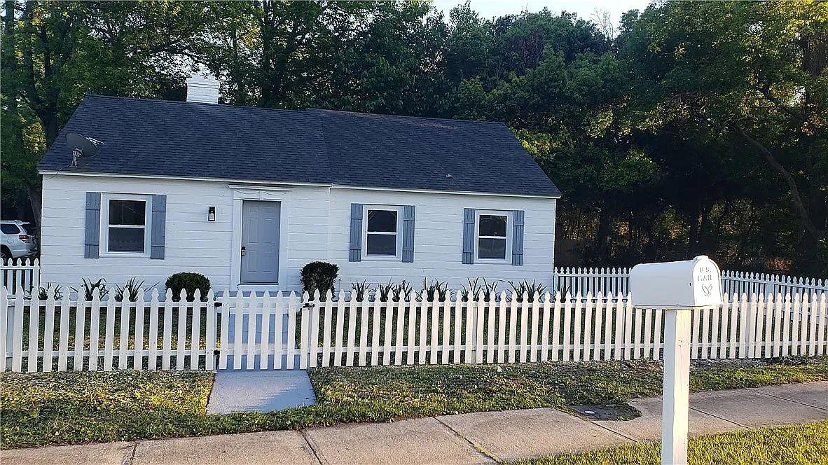 Building Photo - 1690 Townsend St