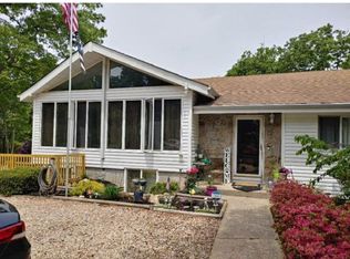 37 Knollcrest Ave, Farmingville, NY 11738