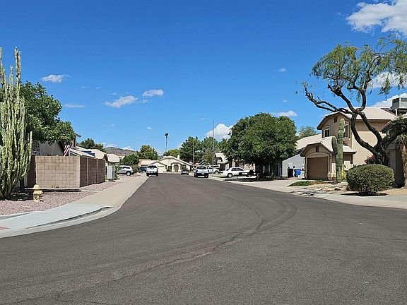 5th image of 23438 N 43rd Dr