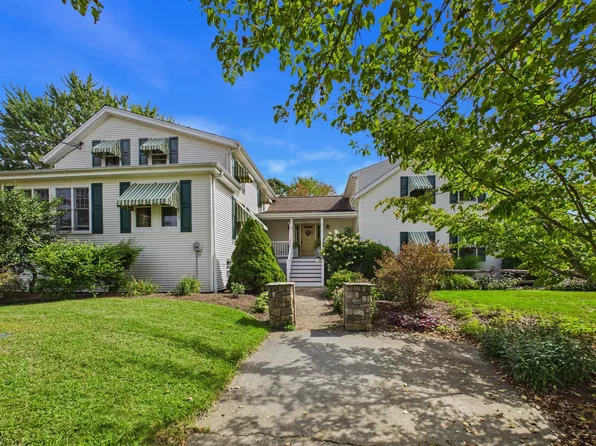 555 Sharps Lot Rd, Swansea, MA 02777