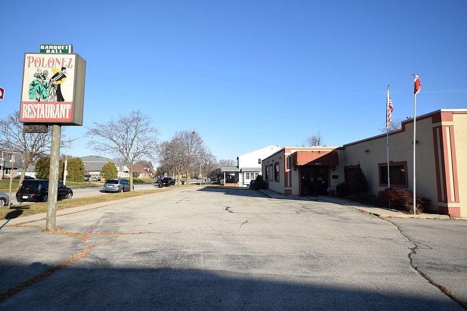 1st image of 4016 S Packard Ave