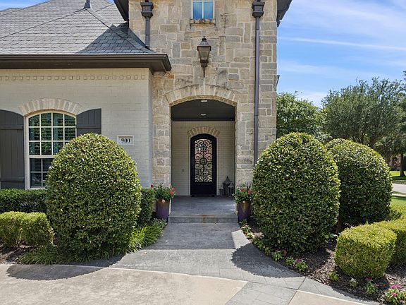 3rd image of 900 Aspen Ridge Dr