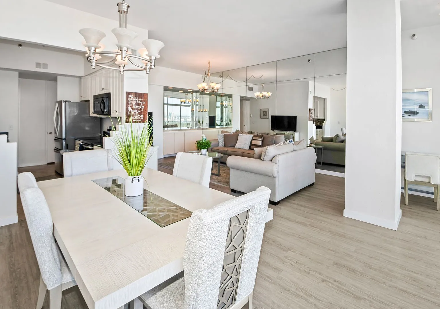 1820 Avenida Del Mundo #1608 — Photo 3