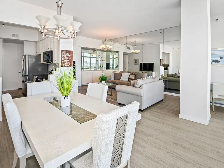 1820 Avenida Del Mundo #1608 — Photo 3