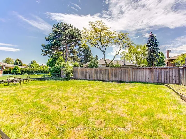 107 Sweeney Dr — Photo 20