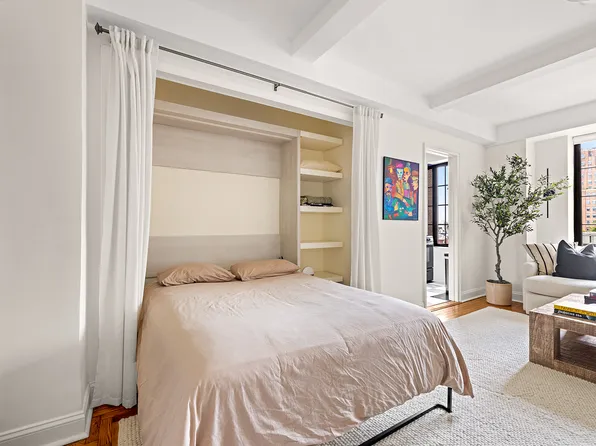 201 West 16th Street image 3 of 9