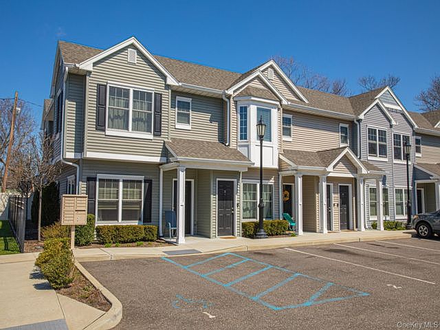 1st image of 24 Robert Court St