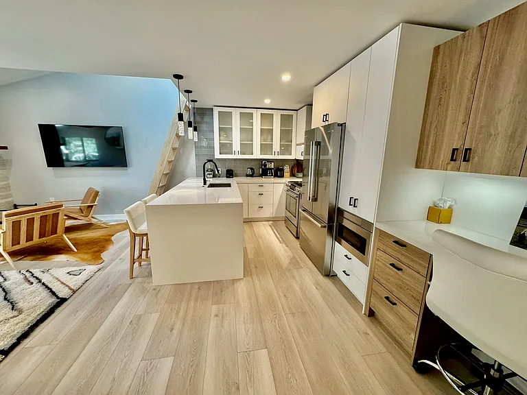 910 W Hallam St #9 — Photo 6