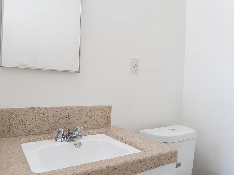 819 Ocean Park Blvd #4 — Photo 16