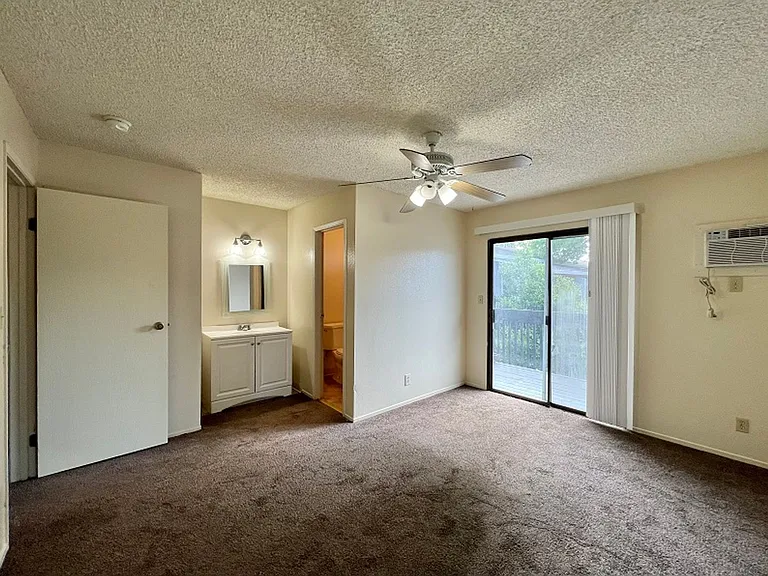Bridgeview Apartments — Photo 8