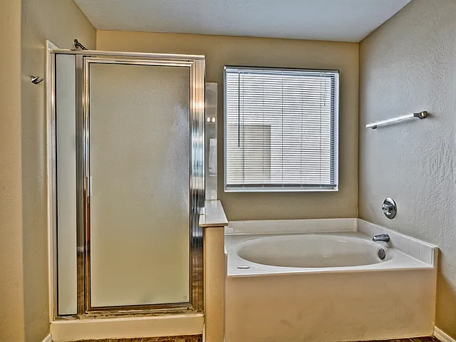 2604 N 105th Dr — Photo 9
