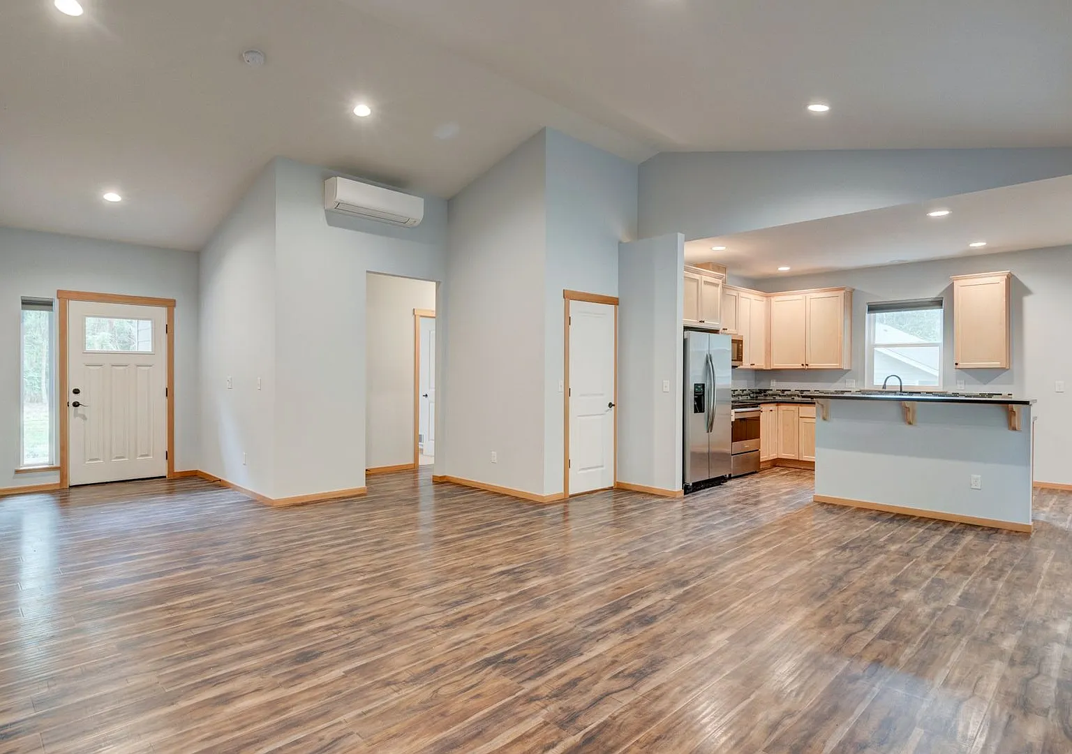 3 Bedroom, 2 Bath House with attached garage — Photo 4