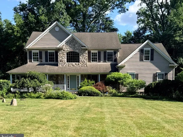 9 Coventry Ln, Hopewell, NJ 08525