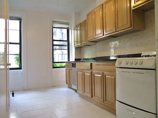 Rented by Paley Management | media 13