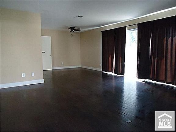 2nd image of 2833 E Jackson Ave APT A
