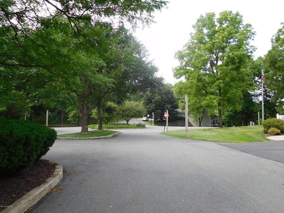 2nd image of 113 Amber Ln