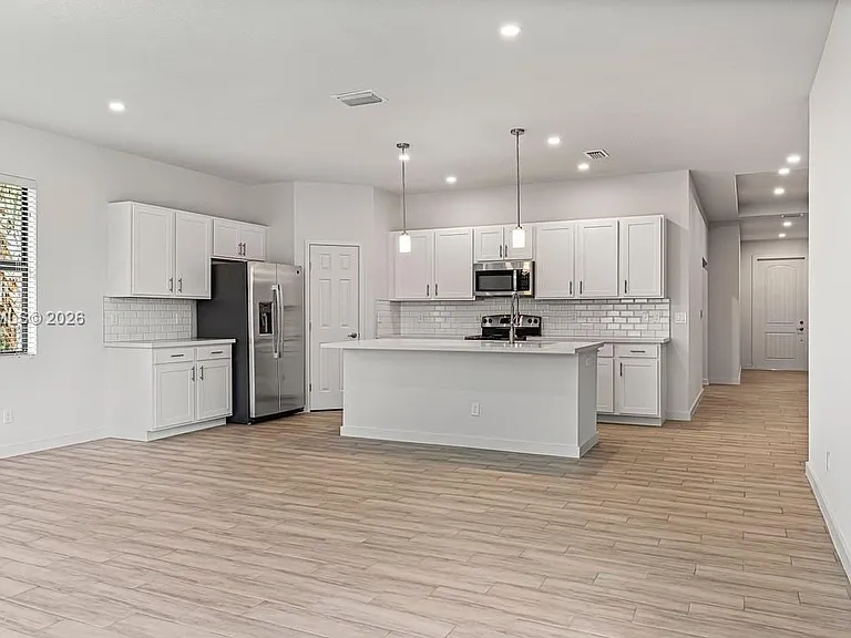 7704 Pacific Ave — Photo 3