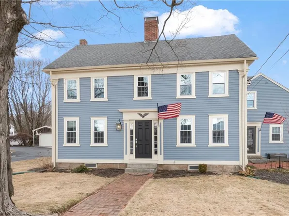 3261 Mendon Rd, Cumberland, RI 02864