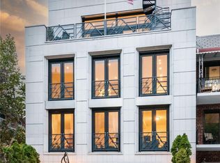 3088 30th St, Astoria, NY 11102