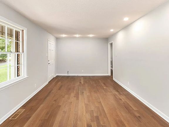 3rd image of 143 Hopper Barker Rd
