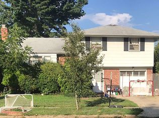 24 Madison Pl, Roslyn Heights, NY 11577