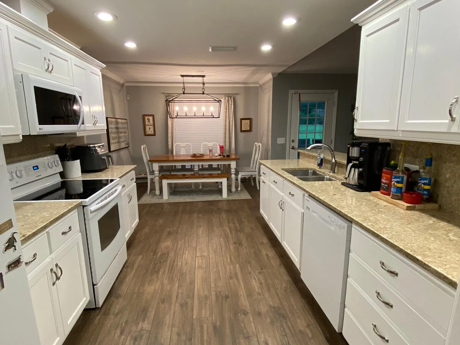 3 bed, 1608 sqft, $2,200 — Photo 4