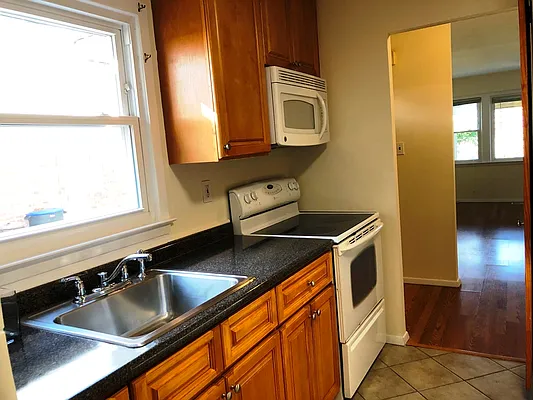 Rented by Prime Realty | media 34