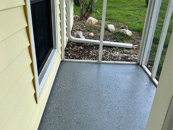 5th image of 605 NW 10th Ter