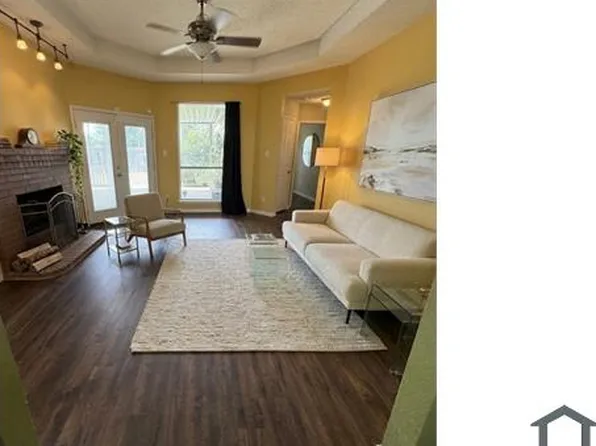 2817 Clearwater Dr, Mesquite, TX 75181