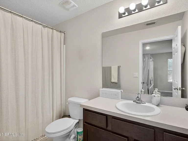 12784 Veterans Ct — Photo 8