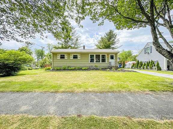 2nd image of 60 Brook Rd