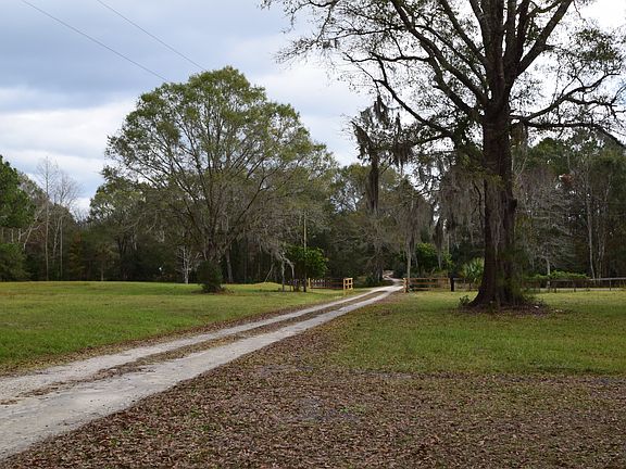 4th image of 48177 Stonewall Dr