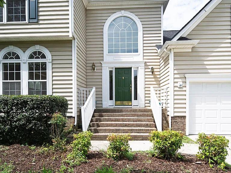 200 Stablegate Dr — Photo 2