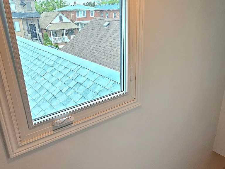 215A Chambers Ave — Photo 14