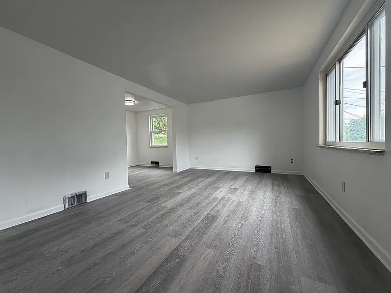 77 N Starr Ave #1 — Photo 5