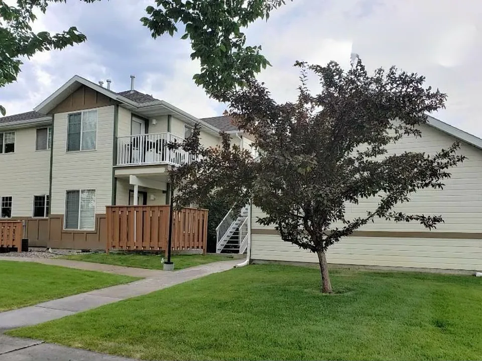 893 Forestglen Dr