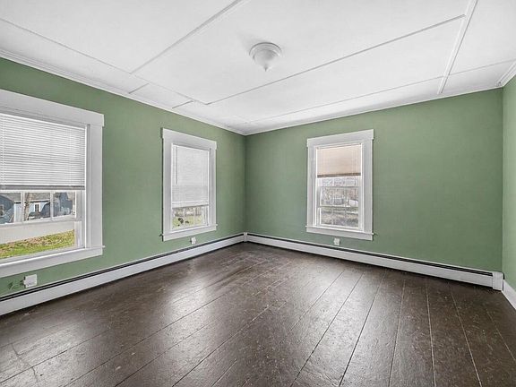 5th image of 862 Portland Street