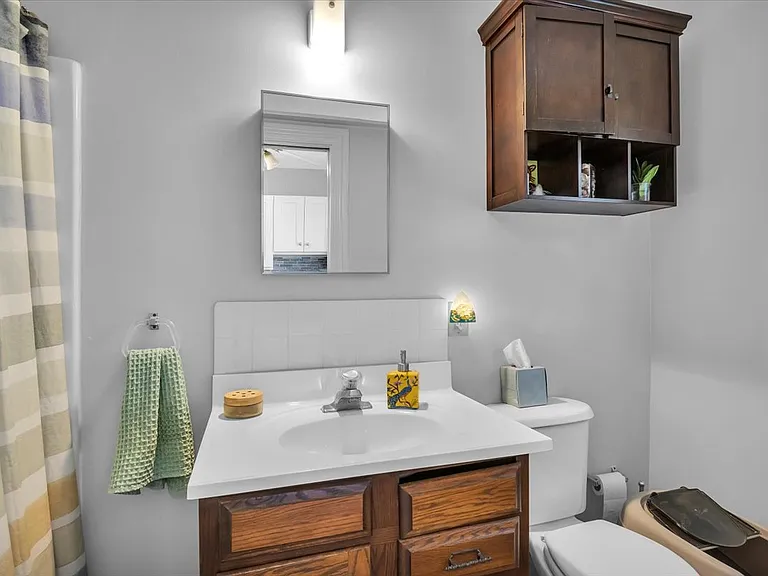 16 Lincoln Ave #4 — Photo 17