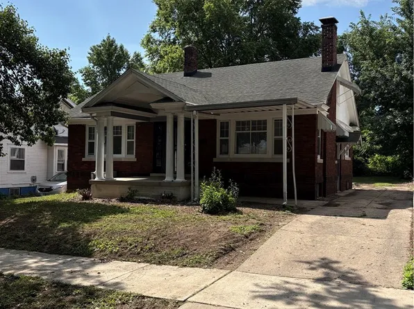 1095 E Clay St, Decatur, IL 62521