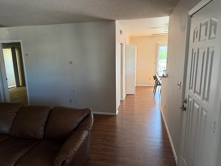 Shoshone Dr — Photo 7