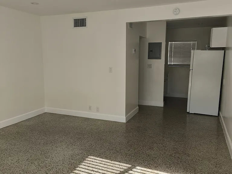 3070 SW 27th Ln #6 — Photo 17