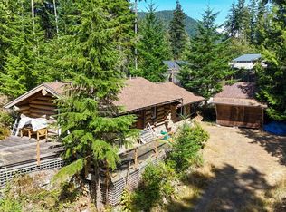 360 Salal Rd, Bowen Island, BC V0N1G2