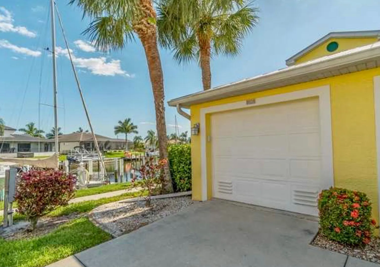 Waterfront 3 bedroom condo with optional boat slip Punta Gorda FL — Photo 3