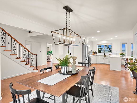 5th image of 25 Shorewood Drive