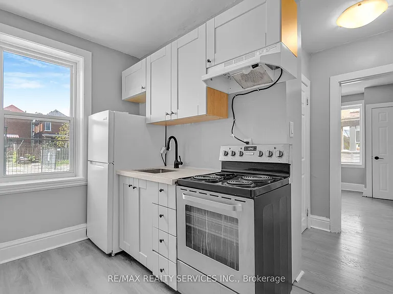 5 Fairholt Rd N #8 — Photo 10