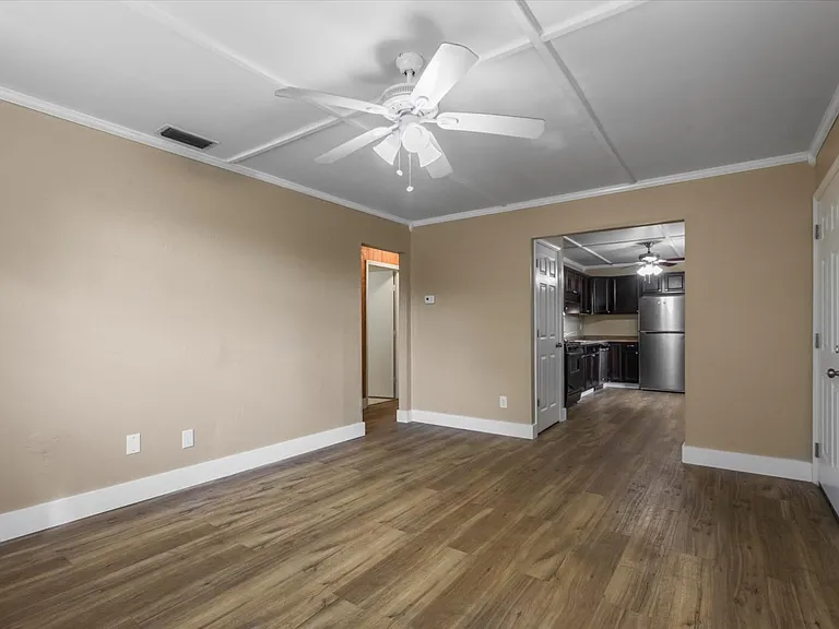 2352 Yorkshire Dr — Photo 24