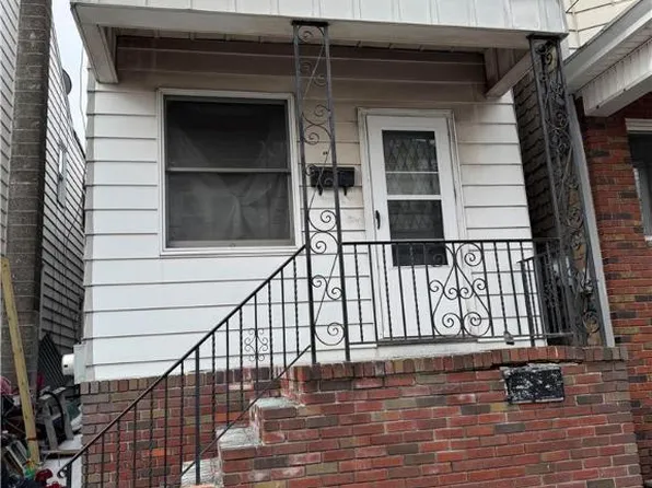 226 S Ferguson St, Shenandoah, PA 17976