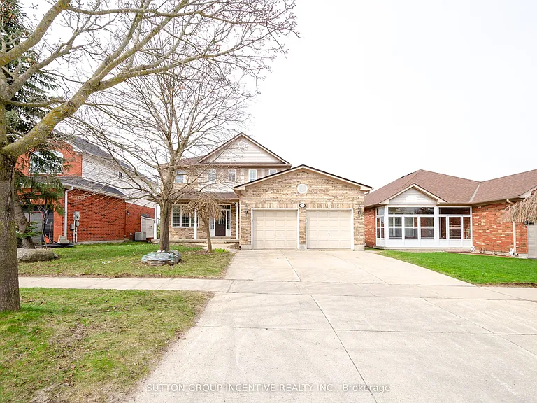 38 Harwood Dr #UPPER — Photo 29